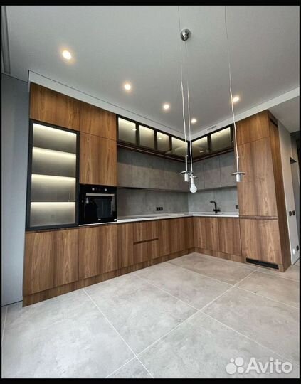 Кухня угловая под потолок