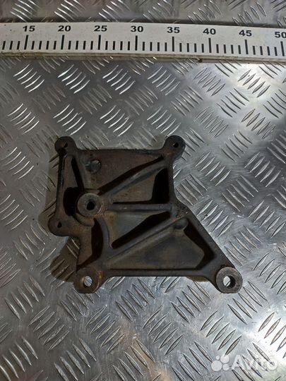 Кронштейн компрессора Scania 1367082
