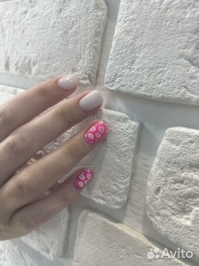 Нужна модель на маникюр