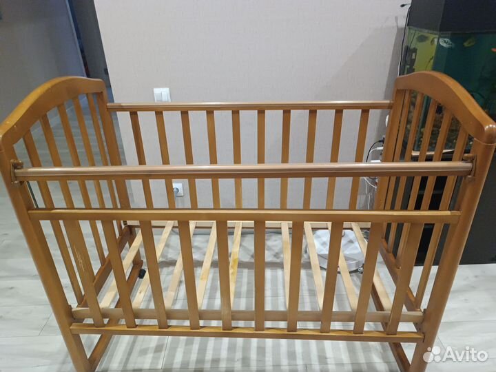 Детская кроватка