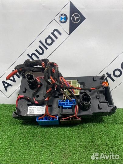 Блок предохранителей задний Mercedes-Benz E-Class