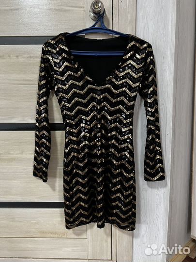 Вечернее платье с пайетками