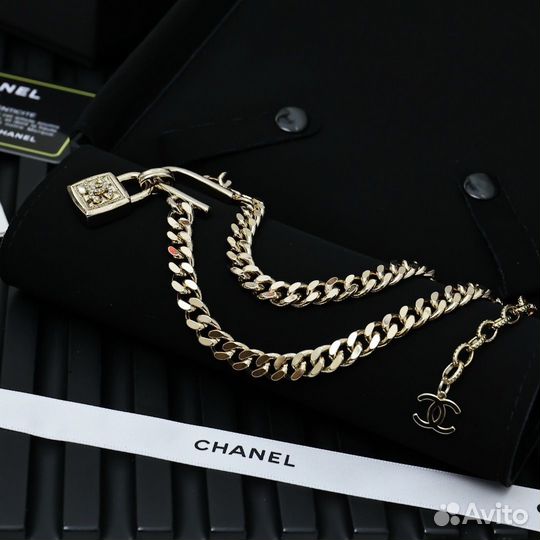 Chanel Золотая металлическая подвеска