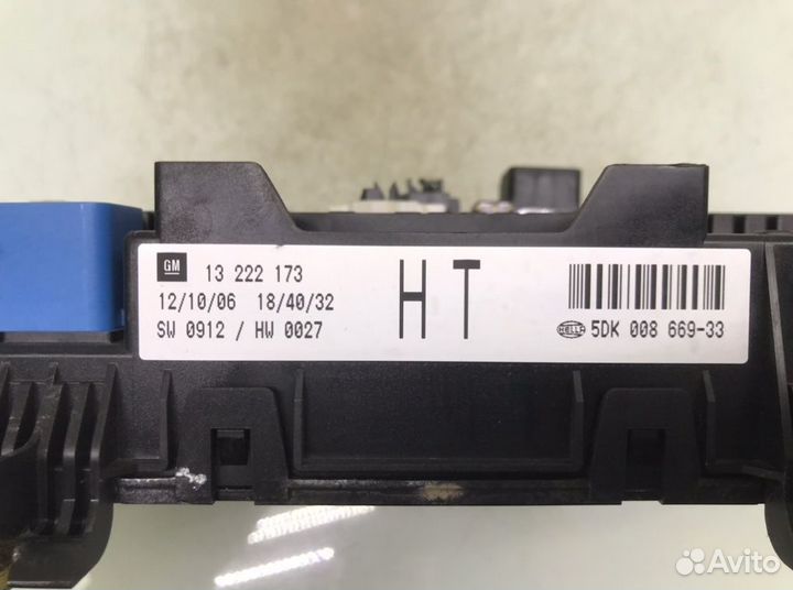 Блок предохранителей Opel Zafira B 1.8 I 2006