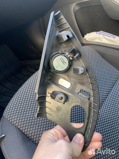 Накладка двери с динамиком передняя R 5E0837974