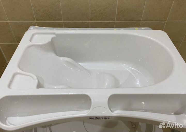 Пеленальный столик с ванночкой