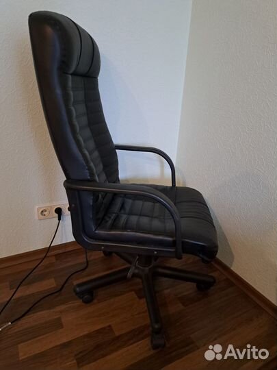 Офисное кресло руководителя бу
