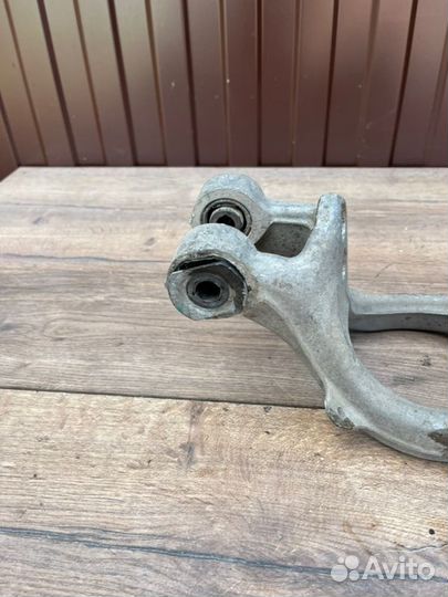 Кулак поворотный передний левый Opel Astra Gtc J