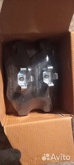 Передние колодки новые Renault Duster