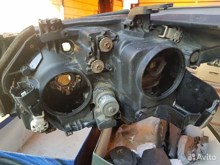 Фара на лексус 570