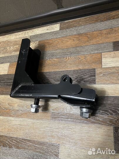 Кронштейн запасного колеса с замком ГАЗель