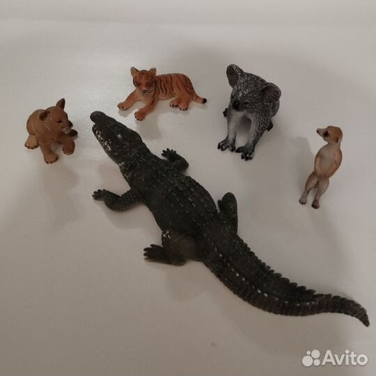 Фигурки животных Schleich и Mojo