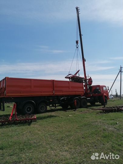 Камаз 43118 с кму полуприцеп самосвал