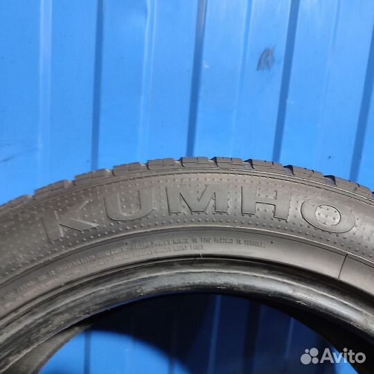 Kumho I'Zen KW27 215/55 R17