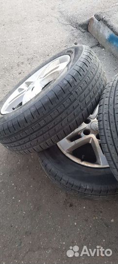 Боковые колеса для автомобиля