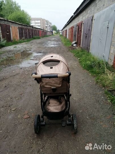 Прогулочная коляска