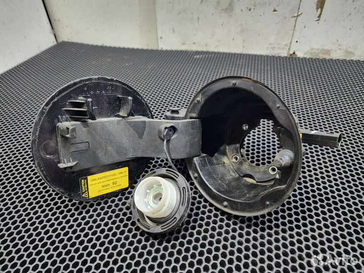 Лючок топливного бака Kia Ceed 2 JD Чёрный