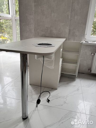 Стол для маникюра