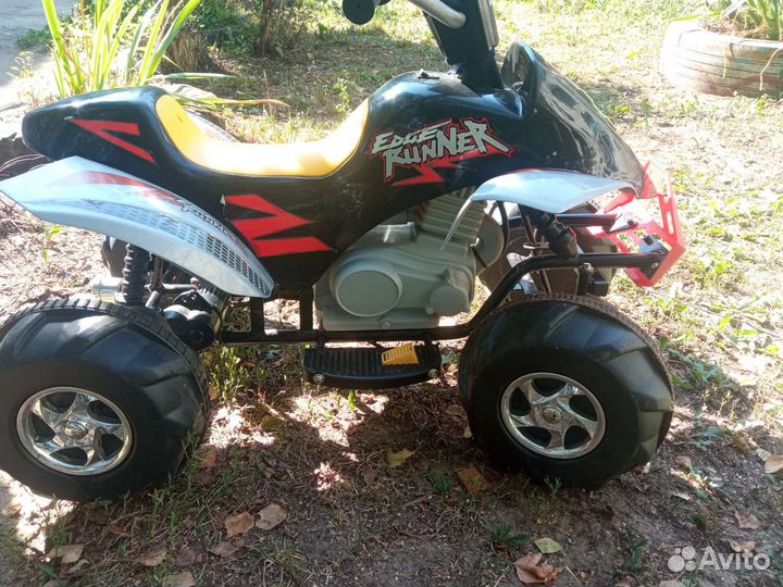 Детский квадроцикл на аккумуляторе