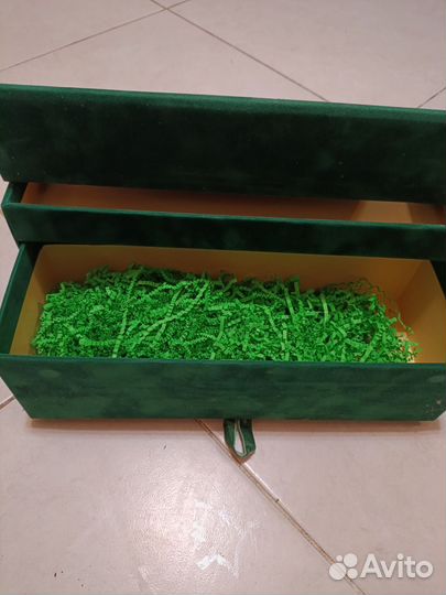 Подарочная коробка