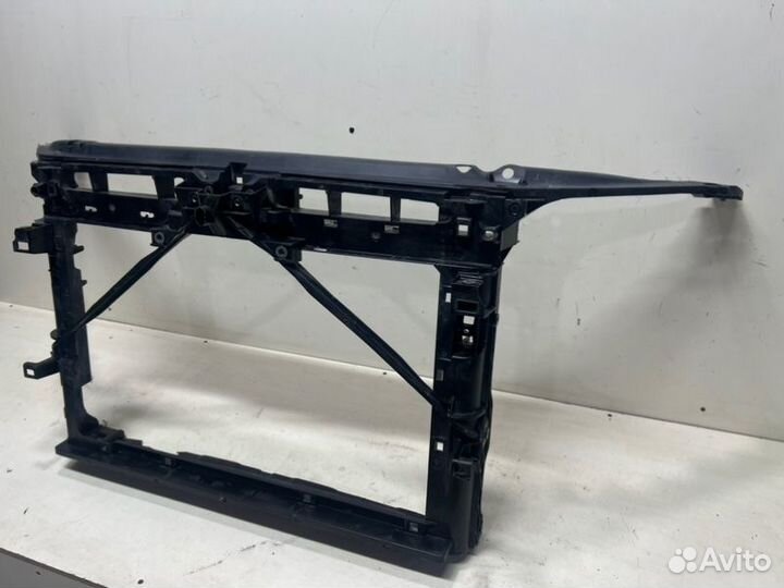 Рамка радиатора(телевизор) передняя Skoda Octavia