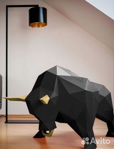 Бык из дизайнерского картона