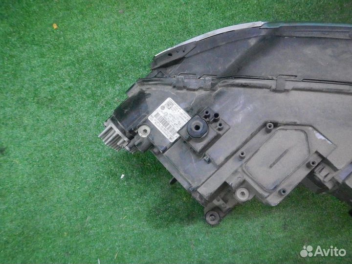 Фара левая Volkswagen Tiguan