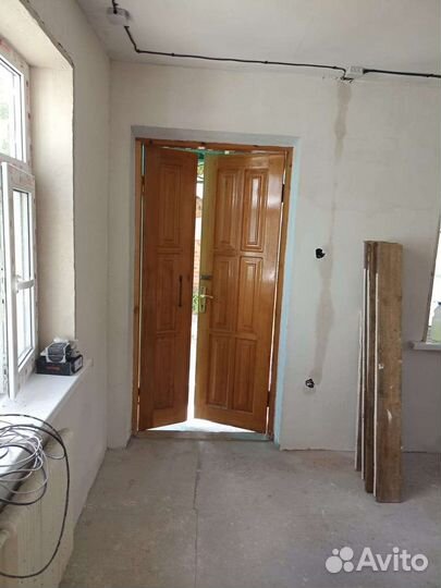 Дверь входная деревянная