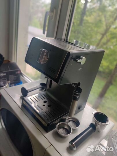 Кофеварка рожковая delonghi