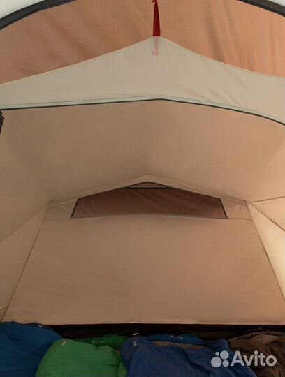 Четырехместная палатка (абсолютно новая )