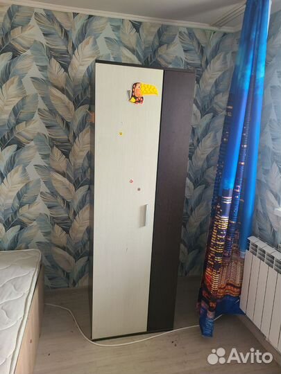 Шкафы, кровать, столы