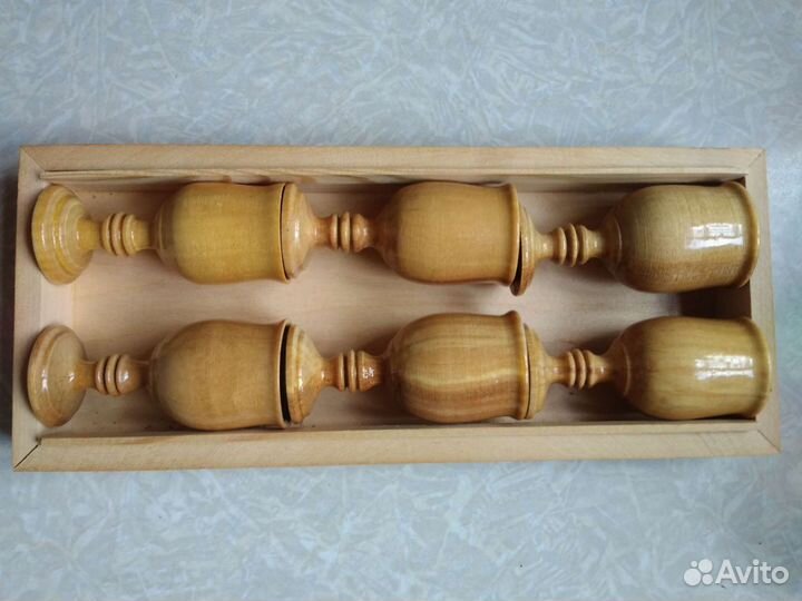 Рюмки и шкатулка из дерева, с орнаментом соломкой