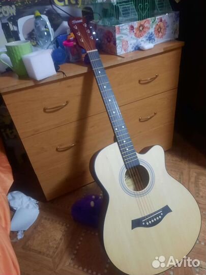Акустическая гитара