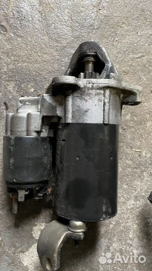 Стартер 058911023B