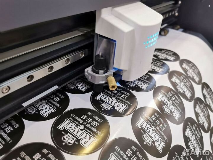 Резка пленки и оракала