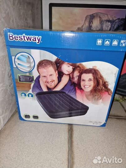 Надувной матрас 203 на 152 на 46 новый с насосом