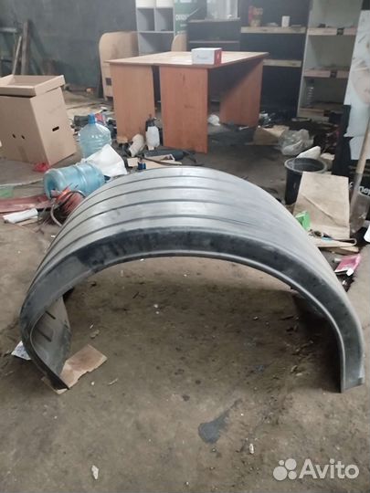 Грузовой подкрылок