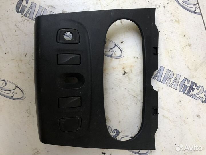 Рамка средней части торпедо renault logan 2