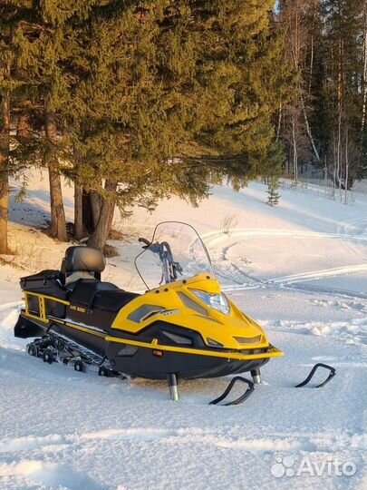 Стелс снегоход почти новый