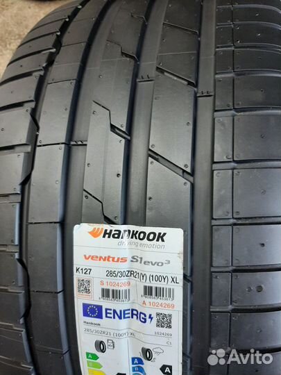 Hankook Ventus S1 Evo 3 K127 255/35 R21 и 285/30 R21 100Y