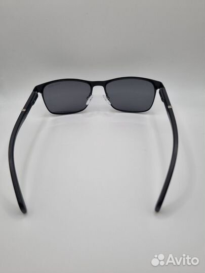 Солнцезащитные очки Hugo Boss