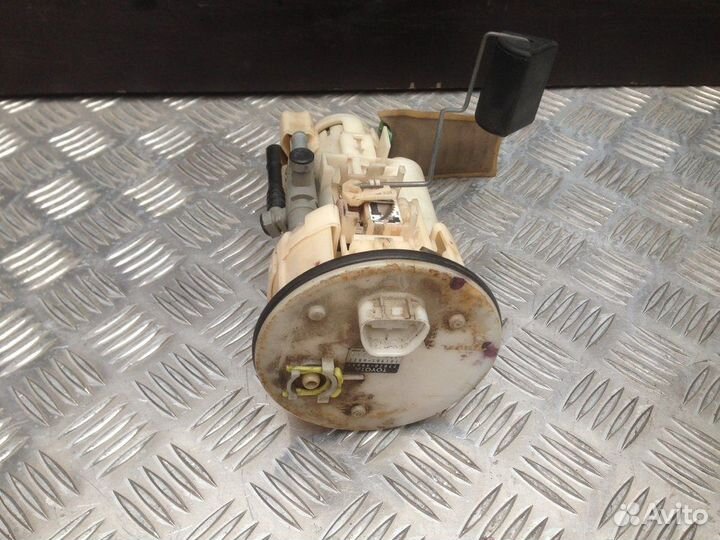 Продам топливный насос в сборе для lexus rx 300