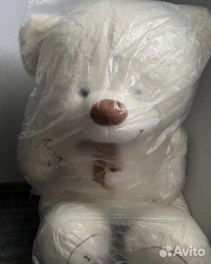 Большой плюшевый мишка