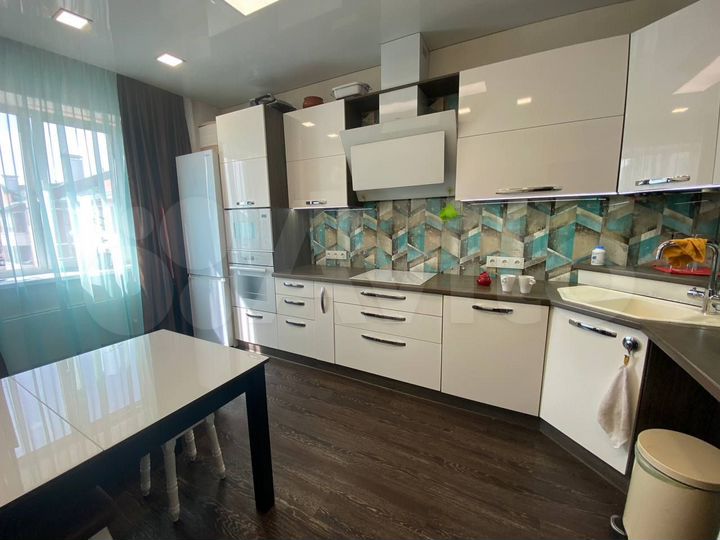 2-к. квартира, 70,2 м², 9/11 эт.