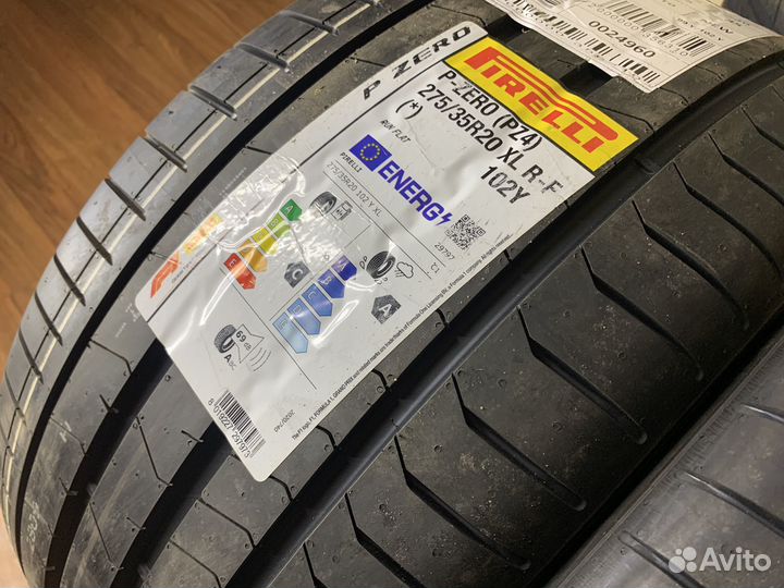 Pirelli P Zero PZ4 L.S. 275/35 R20 и 245/40 R20