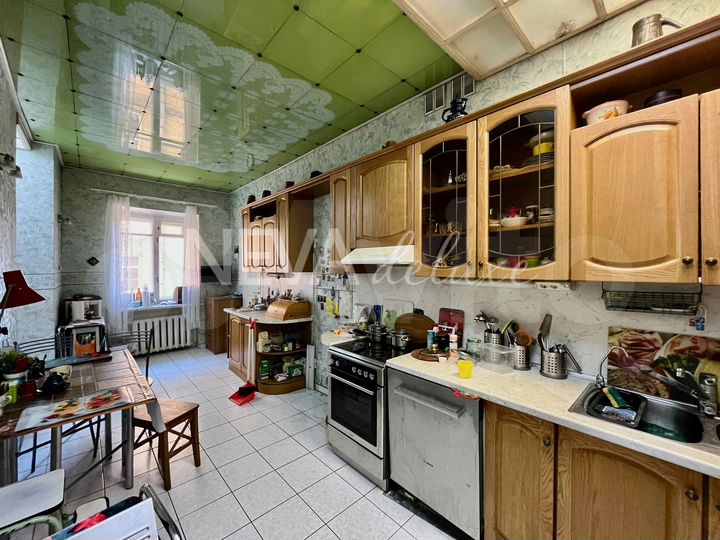 4-к. квартира, 110 м², 3/5 эт.