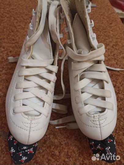 Коньки фигурные 30 размер