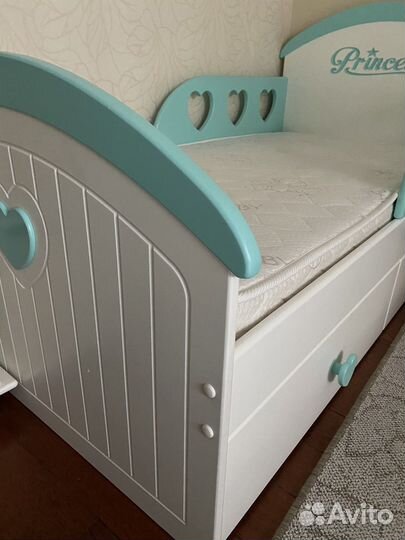 Комплект детской мебели для девочки