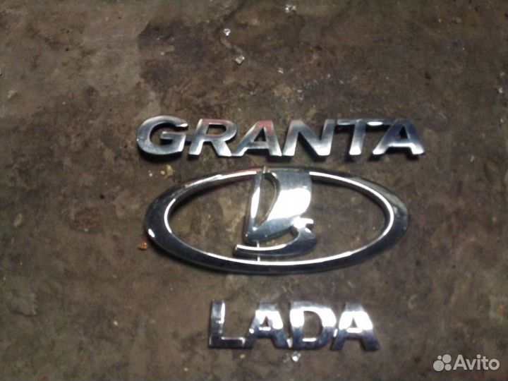 Эмблема LADA Granta