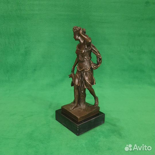 Бронзовая скульптура Диана Бургундская